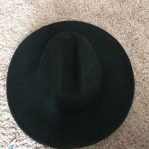 Black ecote hat